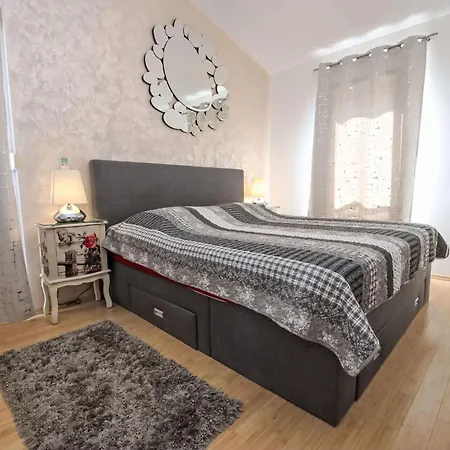 Edo By Interhome Apartmán *